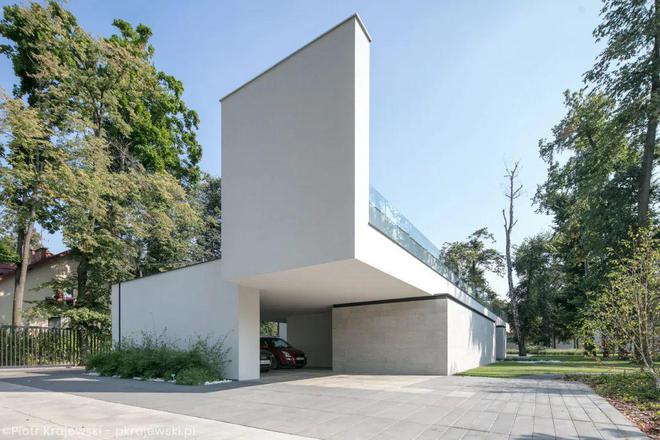 易游体育LONG HOUSE：狭长地块上确当代美学之居(图7)